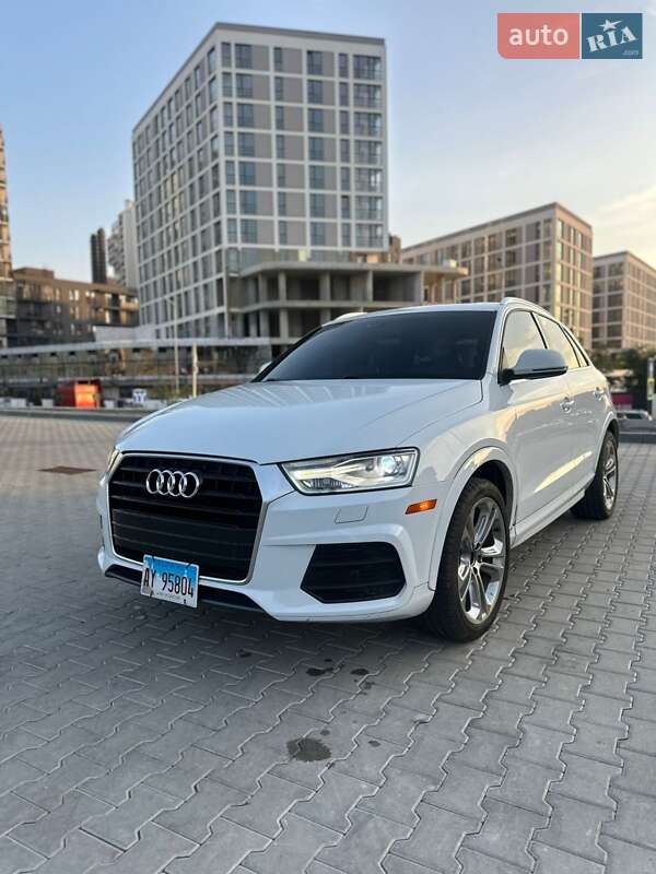 Внедорожник / Кроссовер Audi Q3 2016 в 