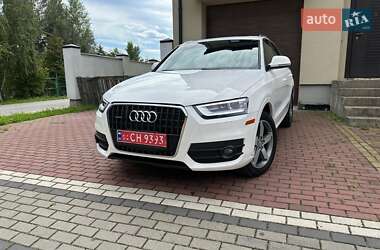 Позашляховик / Кросовер Audi Q3 2015 в 