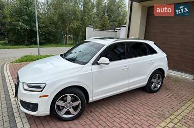Позашляховик / Кросовер Audi Q3 2015 в 