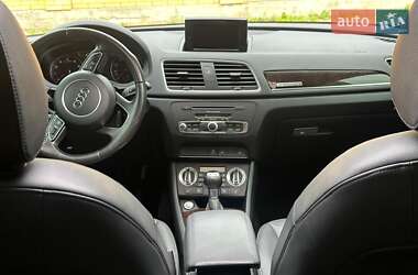 Позашляховик / Кросовер Audi Q3 2015 в 