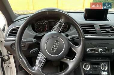 Позашляховик / Кросовер Audi Q3 2015 в 