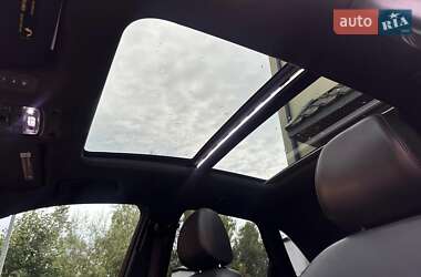 Позашляховик / Кросовер Audi Q3 2015 в 