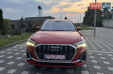 Внедорожник / Кроссовер Audi Q3 2021 в 