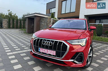 Внедорожник / Кроссовер Audi Q3 2021 в 