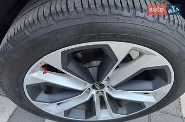 Внедорожник / Кроссовер Audi Q3 2021 в 