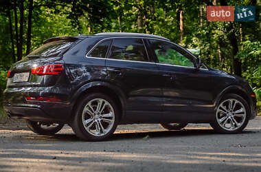 Позашляховик / Кросовер Audi Q3 2015 в 