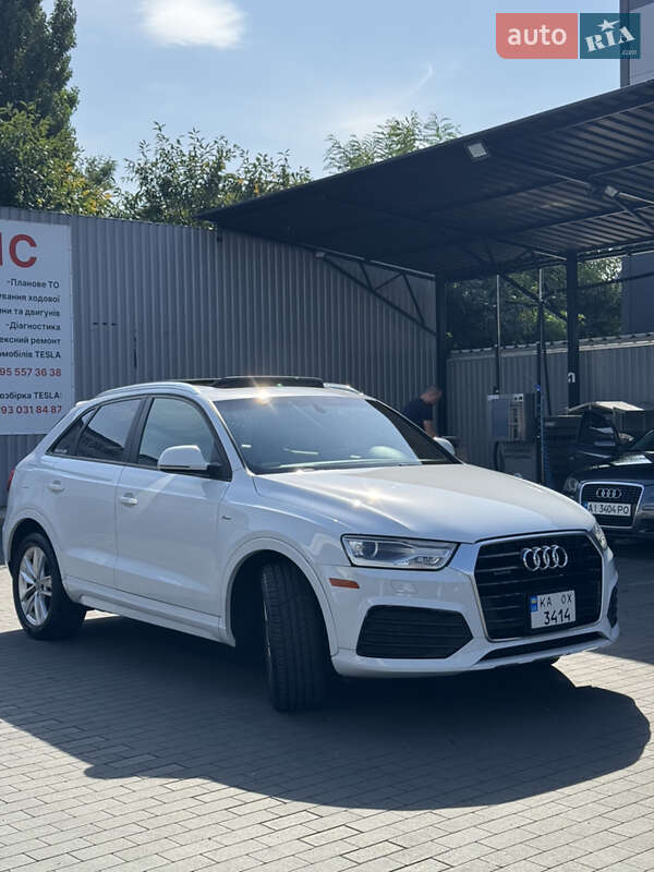 Внедорожник / Кроссовер Audi Q3 2017 в Киеве