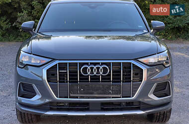 Внедорожник / Кроссовер Audi Q3 2021 в 