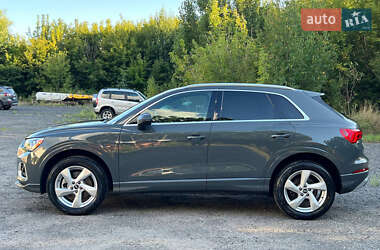 Внедорожник / Кроссовер Audi Q3 2021 в 
