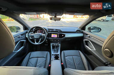 Внедорожник / Кроссовер Audi Q3 2021 в 