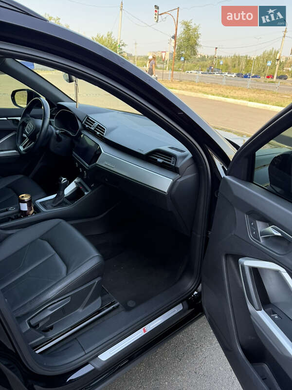Внедорожник / Кроссовер Audi Q3 2019 в Кривом Роге