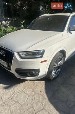 Внедорожник / Кроссовер Audi Q3 2015 в 