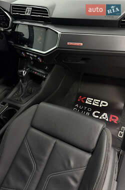 Внедорожник / Кроссовер Audi Q3 2022 в 