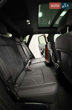 Внедорожник / Кроссовер Audi Q3 2022 в 