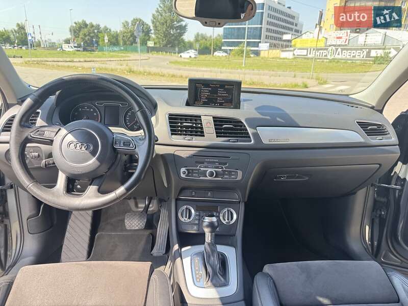 Внедорожник / Кроссовер Audi Q3 2011 в Киеве