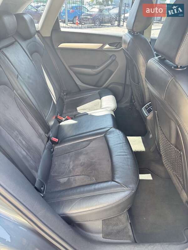 Внедорожник / Кроссовер Audi Q3 2011 в Киеве