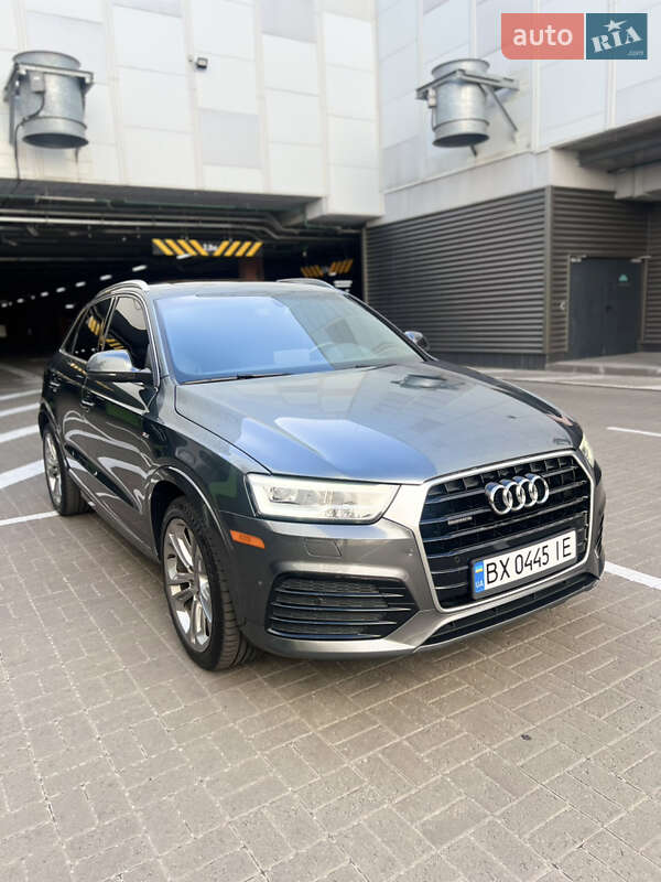 Внедорожник / Кроссовер Audi Q3 2017 в Киеве