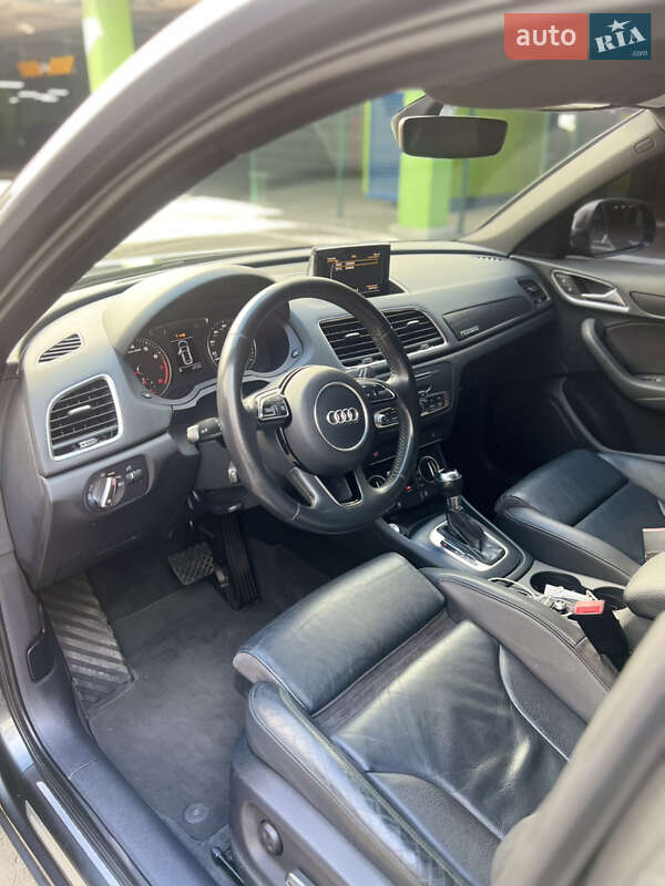 Внедорожник / Кроссовер Audi Q3 2017 в Киеве