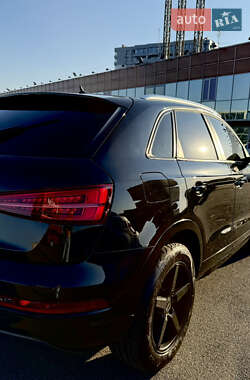 Внедорожник / Кроссовер Audi Q3 2016 в 