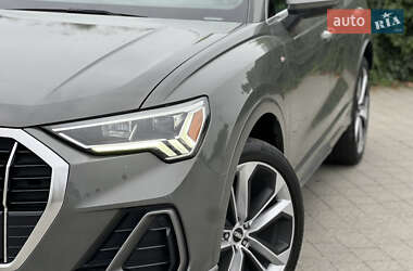 Позашляховик / Кросовер Audi Q3 2019 в 