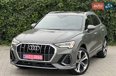 Позашляховик / Кросовер Audi Q3 2019 в 