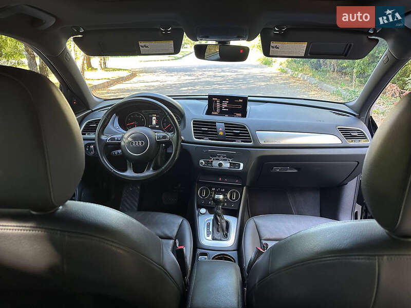 Внедорожник / Кроссовер Audi Q3 2016 в Ровно