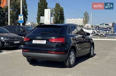 Внедорожник / Кроссовер Audi Q3 2016 в 