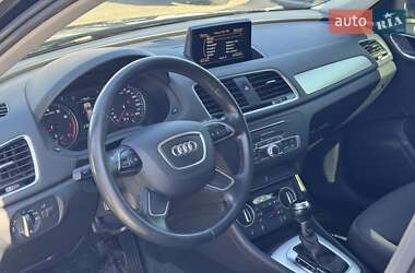 Внедорожник / Кроссовер Audi Q3 2016 в 