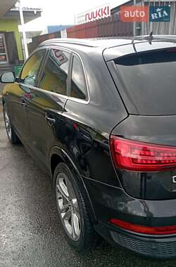 Позашляховик / Кросовер Audi Q3 2017 в 