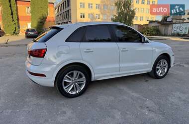 Позашляховик / Кросовер Audi Q3 2017 в 