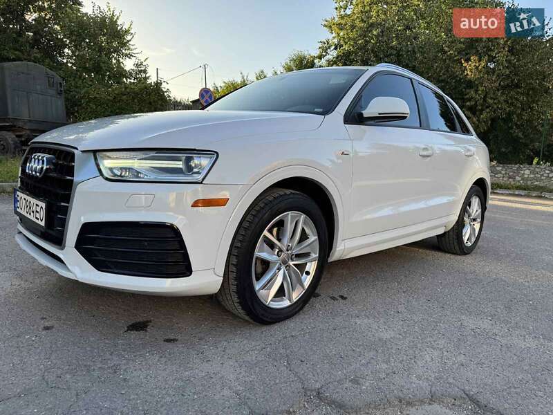 Позашляховик / Кросовер Audi Q3 2017 в 