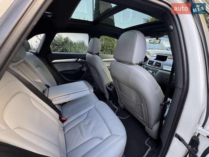 Позашляховик / Кросовер Audi Q3 2017 в Одесі