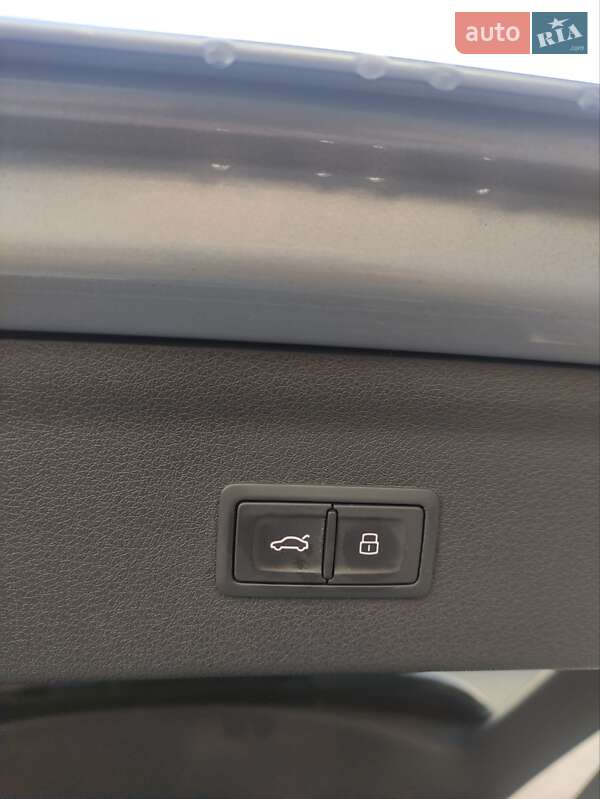 Внедорожник / Кроссовер Audi Q3 2018 в Львове