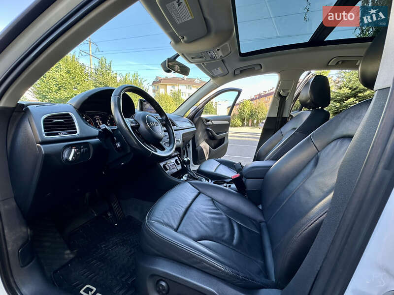 Внедорожник / Кроссовер Audi Q3 2017 в Киеве