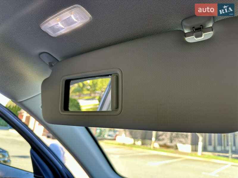 Внедорожник / Кроссовер Audi Q3 2017 в Киеве