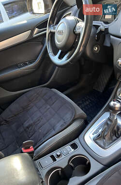 Внедорожник / Кроссовер Audi Q3 2011 в 