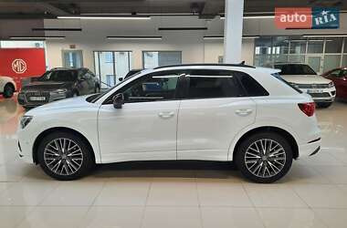 Внедорожник / Кроссовер Audi Q3 2020 в 