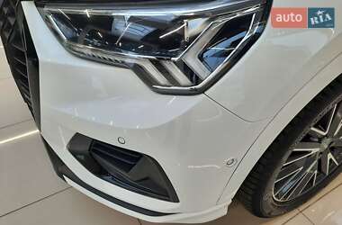 Внедорожник / Кроссовер Audi Q3 2020 в 
