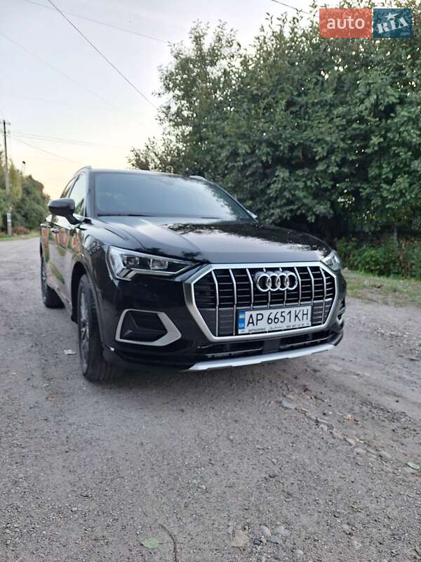 Внедорожник / Кроссовер Audi Q3 2021 в 
