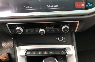 Внедорожник / Кроссовер Audi Q3 2022 в 