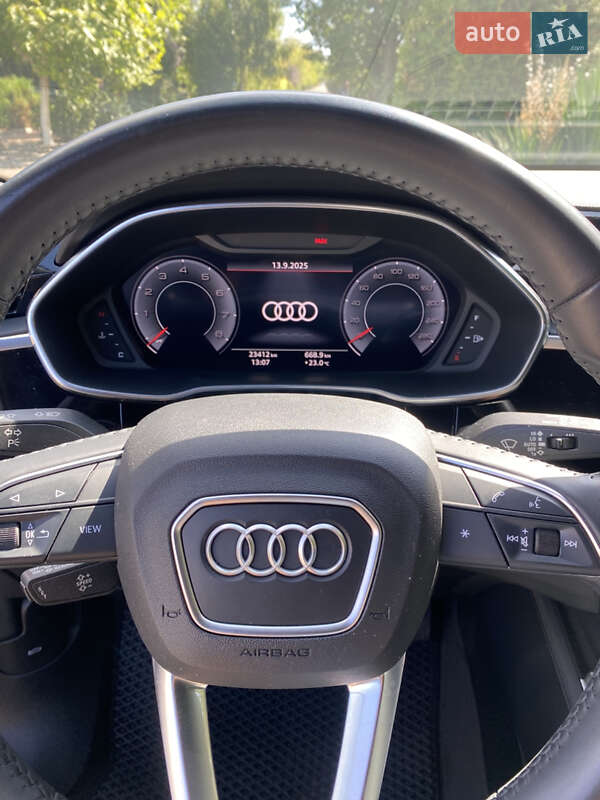 Позашляховик / Кросовер Audi Q3 2019 в Одесі