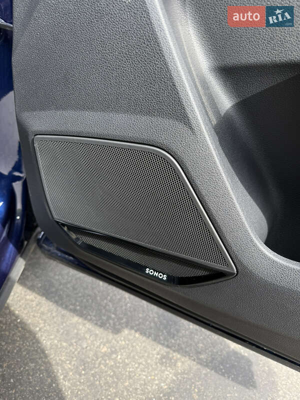 Внедорожник / Кроссовер Audi Q3 2024 в Киеве