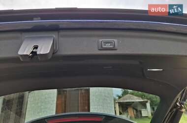 Позашляховик / Кросовер Audi Q3 2021 в 