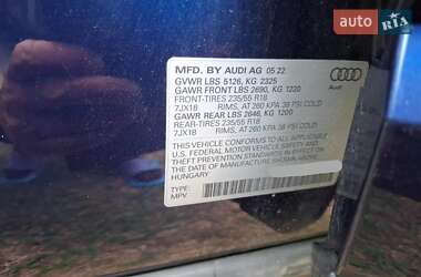 Позашляховик / Кросовер Audi Q3 2021 в 