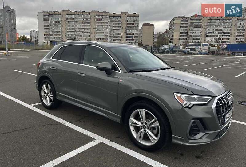 Внедорожник / Кроссовер Audi Q3 2021 в Львове