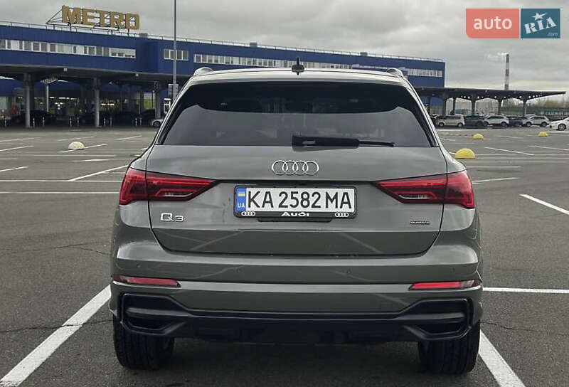 Внедорожник / Кроссовер Audi Q3 2021 в Львове