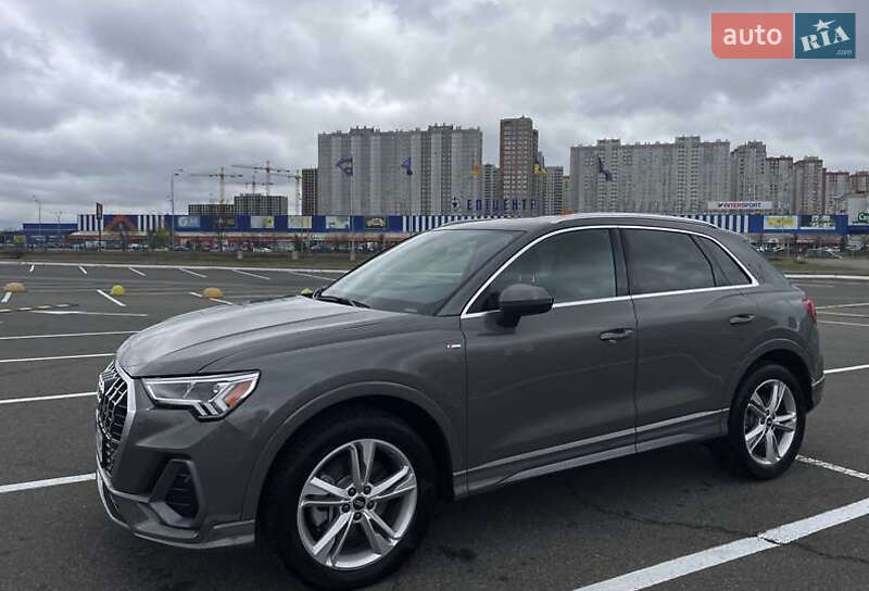 Внедорожник / Кроссовер Audi Q3 2021 в Львове
