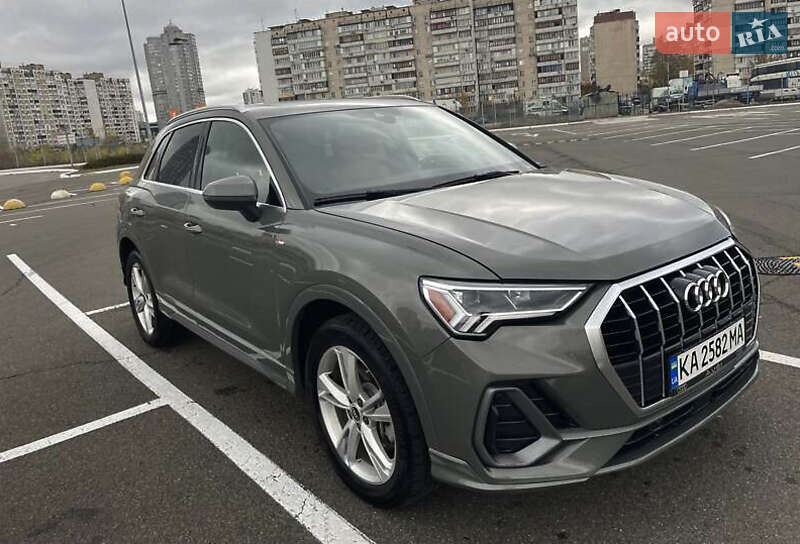 Внедорожник / Кроссовер Audi Q3 2021 в Львове