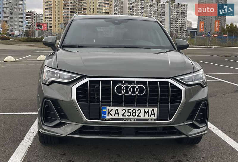 Внедорожник / Кроссовер Audi Q3 2021 в Львове