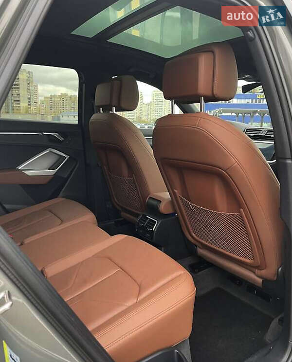 Внедорожник / Кроссовер Audi Q3 2021 в Львове